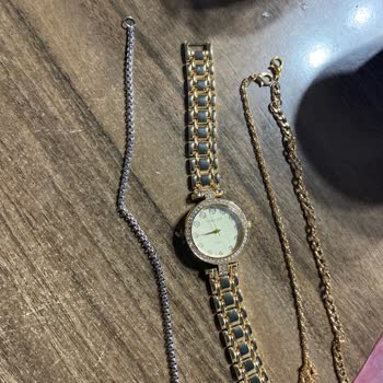 Aris Saat Farklı Ürün Yalan