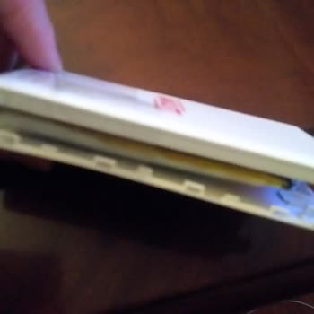 Akut Deprem Çantasındaki Powerbank Şişti