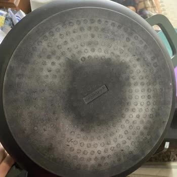 Berghoff Mutfak Ürünleri Berghoff Tava Ve Tencerelerin Altı Birkaç Kullanımda Beyazladı