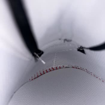 Sneakswhite (İnstagram) Kaliteden Eser Yok. Pazardan Alsanız Daha Kaliteli Ayakkabı Alırsınız