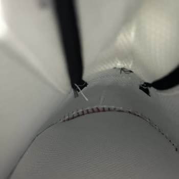 Sneakswhite (İnstagram) Kaliteden Eser Yok. Pazardan Alsanız Daha Kaliteli Ayakkabı Alırsınız