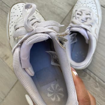 Nike Orijinalliği Şüpheli Ayakkabı Şikayeti