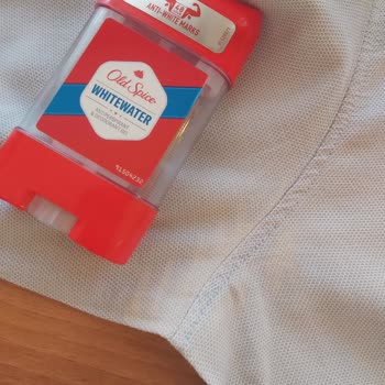 Old Spice Whitewater Deodorant Kıyafetlerimde Lekelere Sebep Oldu