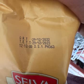 Selva Gıda İrmik Kutumda Siyah Tuhaf Şeyler