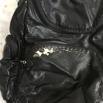 Mavi Marka Sırt Çantasının Derisi Döküldü