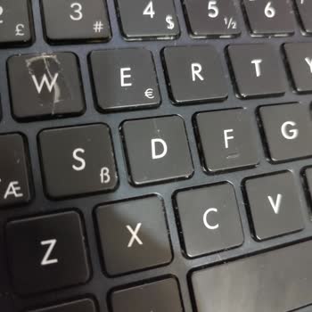 Asus Klavye Tuşu Çatlıyor