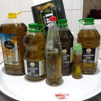 Güney Egeden Naturel Zeytinyağı Sızma Taş Baskı Zeytin Yağı Eksik Yağ Teslimi Yapıyor