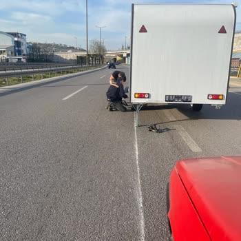 Lyra Karavan Seyir Halinde Karavanın Sol Lastiği Koptu