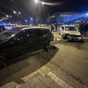 BMW Şirket Aracımız Çarpıldı Ve Tamir Edilmiyor