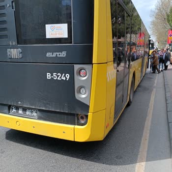 İstanbul Büyükşehir Belediyesi (İBB) Yalan Söyleyen, Azarlayan Ve Araca Almayan İETT Sürücüsü.