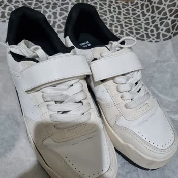 Bershka 1411/160/001 Numaralı Ayakkabı Dikişleri Patladı