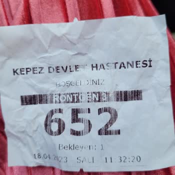 Kepez Devlet Hastanesi Röntgen 3 Görevli Ağlayan Çocuğumu Görmesine Rağmen Bağırıp Azarlaması