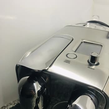 Nespresso Kahve Makinemin Kapağı Yamuk