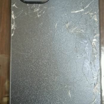 Reeder Telefonun Kırık Arka Yüzü İle Kamera Değişimi