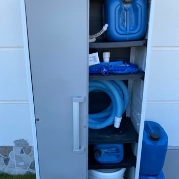 Bauhaus 2 Aylık Plastik Dolabım Kırıldı.