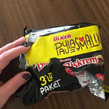 Ülker Ambalajı Kapalı Ama İçinde Açılmış Bisküvi Var