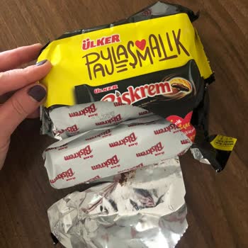 Ülker Ambalajı Kapalı Ama İçinde Açılmış Bisküvi Var