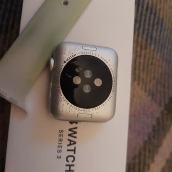 Apple Support is Unhelpful for My iPhone Watch 3 Defect