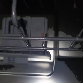 Vestel Bulaşık Makinesi Paslandı. Değişim Yok Diyorlar