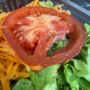 Ustasından Lahmacun Pide Küflü Salata Çıktı