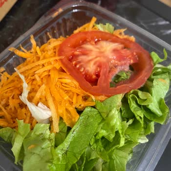 Ustasından Lahmacun Pide Küflü Salata Çıktı