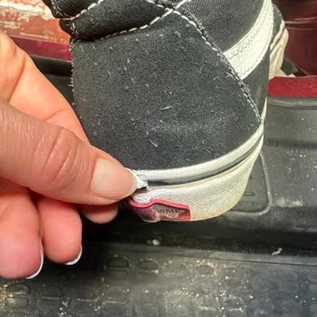 Vans Ayakkabı Arka Plastiğinin Çıkması