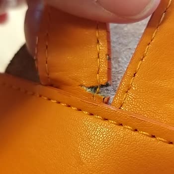 Divarese'nin Dayanıksız Sapları Kopmaya Başlayan Sırt Çantası