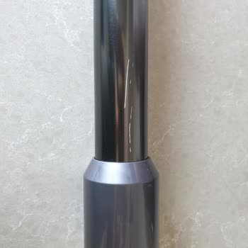 Dyson V15 Detect Boru Çizilmesi Ve Haznede Çökme