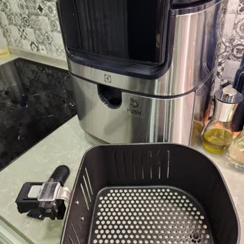 Electrolux Airfryer E6AF1-6ST Garanti Sorunu Ve Hazne Sapı Kırılması