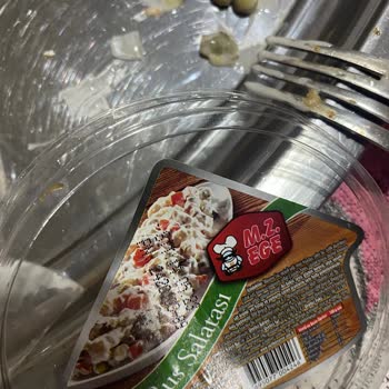 BİM Rus Salatasından Çıkan Cam Parçası