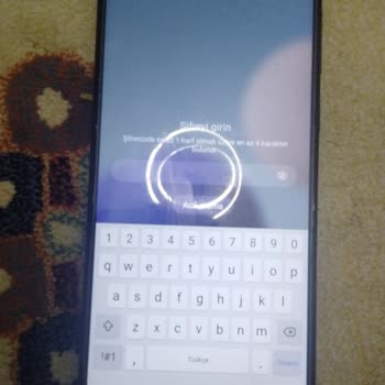 Samsung Telefon Telefon Kendini Kilitledi