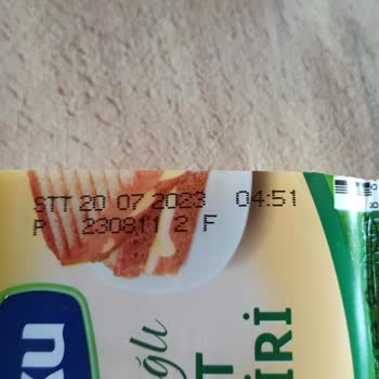 Torku Tam Yağlı Tost Peyniri Aşırı Tuzlu Ve Peynir Bozuğu Gibi.