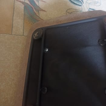 Liyam_aksesuar (Instagram) Sandalye Kalitesizliği!