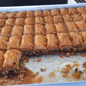 Alimoğlu Baklava Şekerli Baklava Taş Gibi