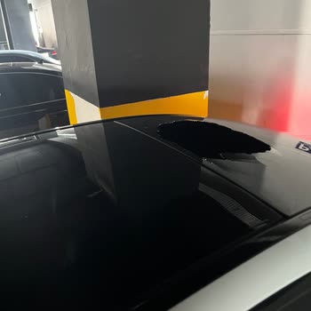 Mercedes-Benz C200 D Cam Tavanım Kendi Kendine Patladı