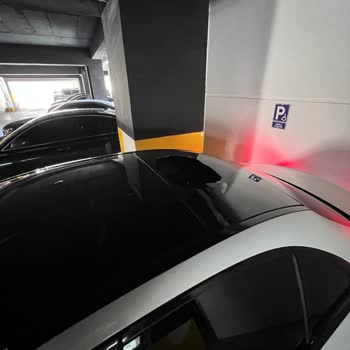 Mercedes-Benz C200 D Cam Tavanım Kendi Kendine Patladı