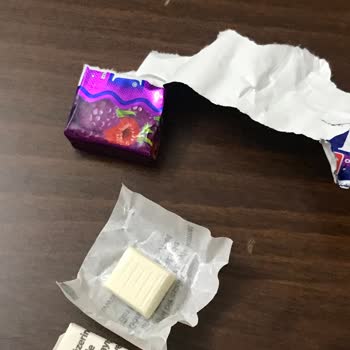 Falım Paketten Yarım Sakız