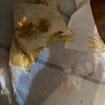 McDonald's Tavuk Dürümün İçinden Plastik Çıktı!