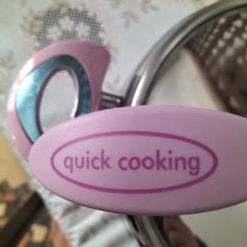 Taç Quick Cooking Düdüklü Tencere Kararıyor Ve Sızdırıyor