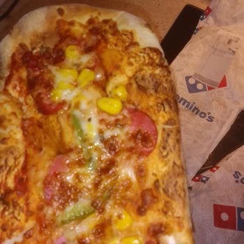 Domino's Pizza Çıkan Uzun Saç Kılı