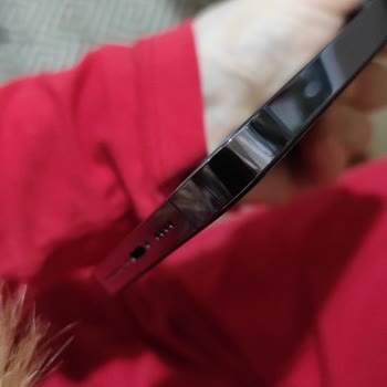 iPhone 14 Pro Max Kasanın Renk Atması