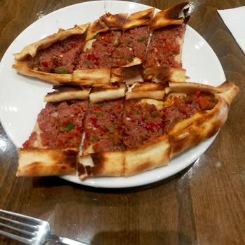 Danacı Restaurant (Gebze) Danacı Restoran Pide Porsiyonu Çok Ufak