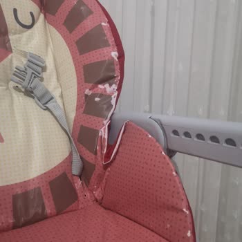 Chicco Polly 2 Start Mama Sandalyesinin Minderinde Soyulma