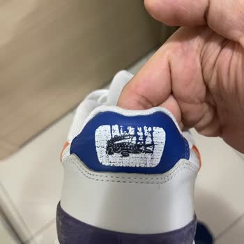 Lacoste Ayakkabıları Topuklarından Soyuldu