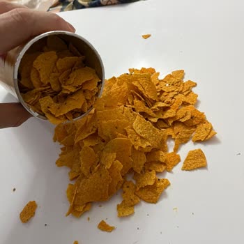 Pringles Paketin İçi Parçalanmış Cips