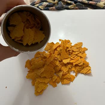 Pringles Paketin İçi Parçalanmış Cips