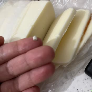 Torku Tostun İçerisinden Tel Çıktı