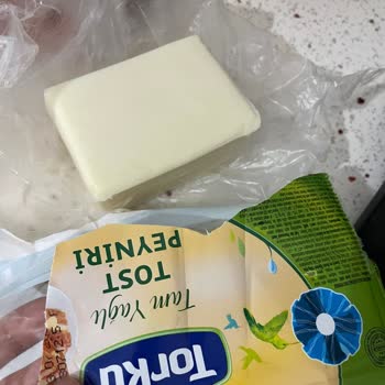 Torku Tostun İçerisinden Tel Çıktı