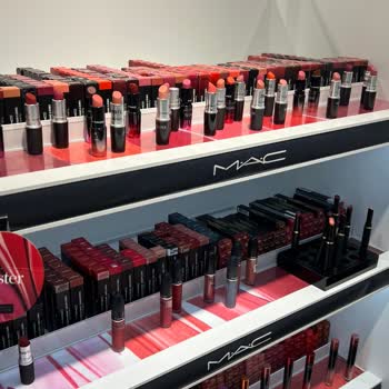 Karaca Home Nevresim Setinde Kat İzlerinin Rengi Solmuş