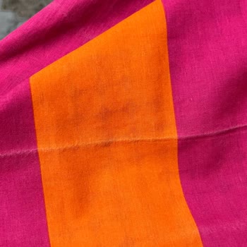 Karaca Home Nevresim Setinde Kat İzlerinin Rengi Solmuş